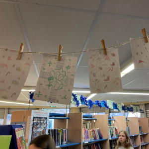 ta feuille devient un papier cadeau avec de beaux motifs